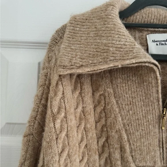 Abercrombie & Fitch Cable-knit Quarter Zip Sweater - Picture 8 of 8